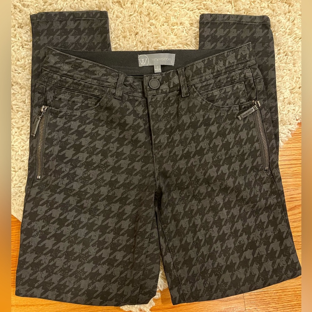 Wit and wisdom size 2 gray/black herringbone skinny jean Perfect condition